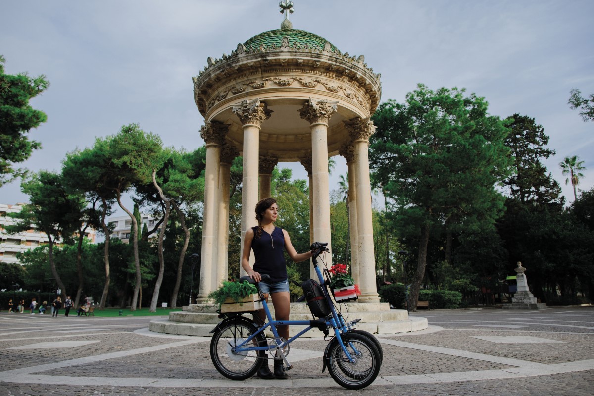 Fahrrad mit drei Rädern und Neigetechnik