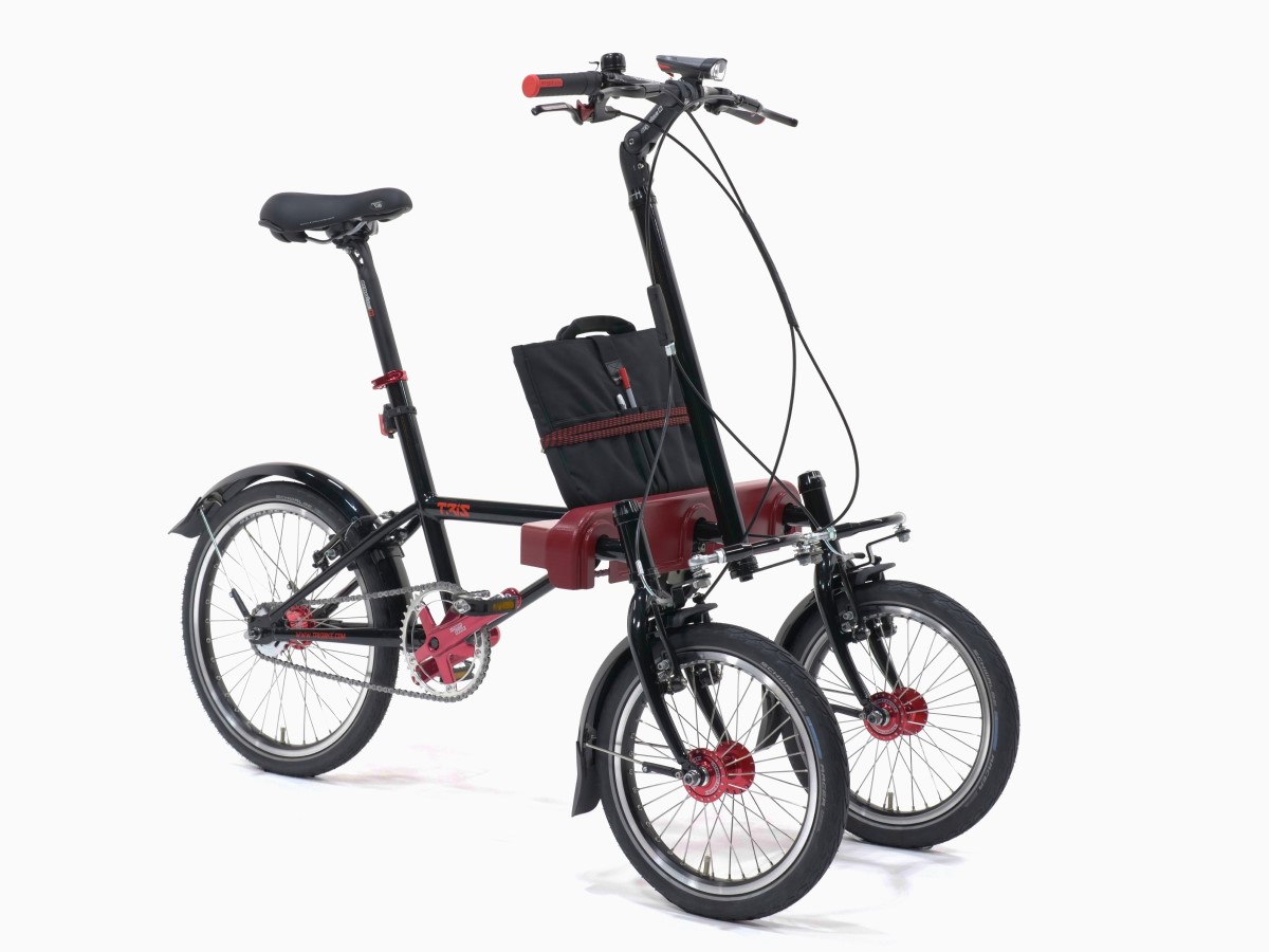 Vélo mécanique à trois roues inclinables